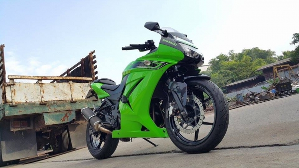 Ninja250 ปลายปี 2011 วิ่งน้อย Special edition สภาพสวย ไม่ล้มไม่ชน Ninja250 ปลายปี 2011 วิ่งน้อย Special edition สภาพสวย ไม่ล้มไม่ชน