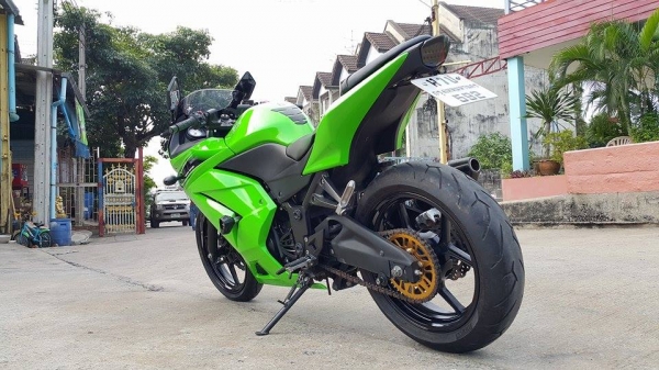 Ninja250 ปลายปี 2011 วิ่งน้อย Special edition สภาพสวย ไม่ล้มไม่ชน Ninja250 ปลายปี 2011 วิ่งน้อย Special edition สภาพสวย ไม่ล้มไม่ชน