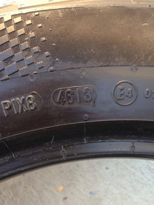 ยาง Continental 225 - 55 - 17 ปี 13 ครบชุด 4 เส้น 5500 ยางสวยตุ่มหน้ายางยังอยู่สวยๆไม่มีปะ ไม่บวมดอกเต็มๆยางเหลือเยอะวิ่งใด้อีกนานค่ะ