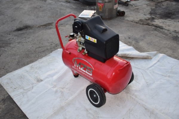 ปั๊มลม อะชิตะ ขนาด 50ลิตร มอเตอร์2แรง ไฟ220V สินค้าใหม่ ราคา 4,700บาท ปั๊มลม อะชิตะ ขนาด 50ลิตร มอเตอร์2แรง ไฟ220V สินค้าใหม่ ราคา 4,700บาท