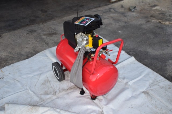 ปั๊มลม อะชิตะ ขนาด 50ลิตร มอเตอร์2แรง ไฟ220V สินค้าใหม่ ราคา 4,700บาท