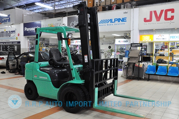 ขายรถโฟล์คลิฟท์มือสอง MITSUBISHI  รุ่น KFD25T  ราคา 395,000 บาท นำเข้าจากประเทศญี่ปุ่น 100\% ไม่เคยใช้งานในประเทศไทย