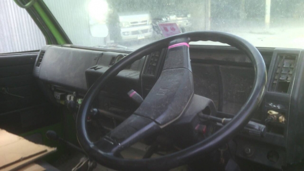 รถISUZU NKR ดั้ม6ล้อเล็กกระบะยาว3,10ม.  เครื่อง  4BE1 110 แรงรถสวยทั้งคัน สนใจติดต่อ 0835601591 หรือ 0903494058