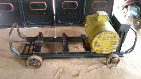 ขายไดร์ปั่นไฟพร้อมแท่นขนาด5kwใหญ่มากราคา9000บาท