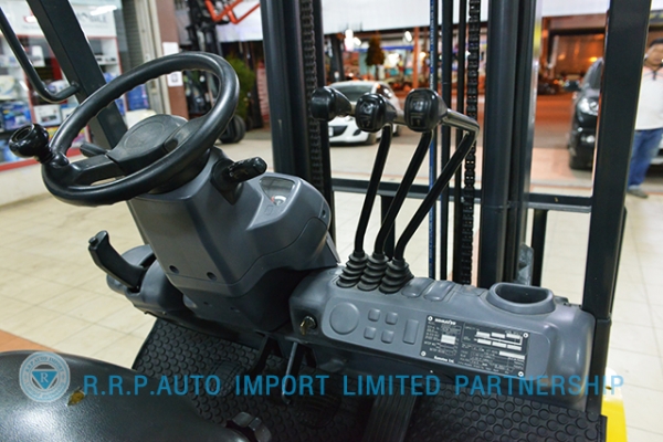 ขายรถโฟล์คลิฟท์มือสอง KOMATSU รุ่น FD25T-17-309057  ราคา 395,000บาท รุ่นใหม่ล่าสุด