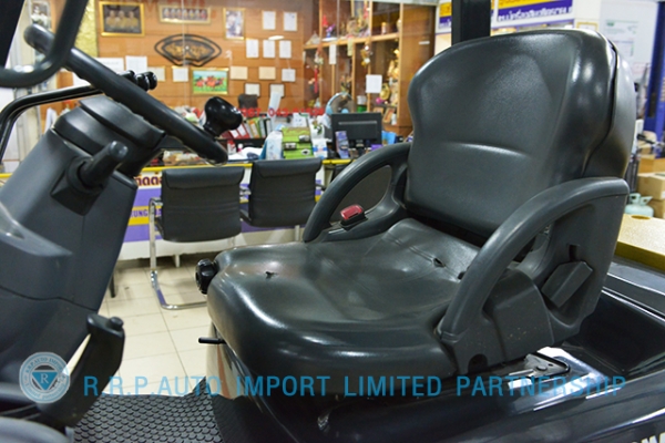 ขายรถโฟล์คลิฟท์มือสอง KOMATSU รุ่น FD25T-17-309057  ราคา 395,000บาท รุ่นใหม่ล่าสุด