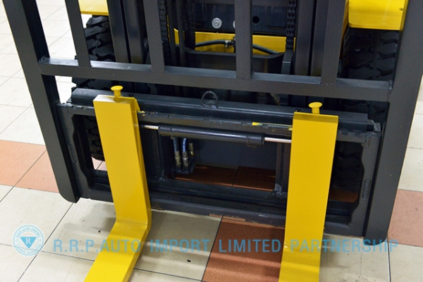 ขายรถโฟล์คลิฟท์มือสอง KOMATSU รุ่น FD25T-17-309057  ราคา 395,000บาท รุ่นใหม่ล่าสุด