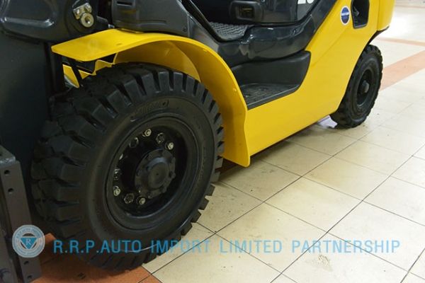 ขายรถโฟล์คลิฟท์มือสอง KOMATSU รุ่น FD25T-17-309057  ราคา 395,000บาท รุ่นใหม่ล่าสุด