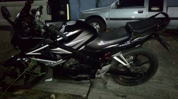 ฝากขายHONDA  CBR 150cc. สีดำ ตัวแรกคาร์บู