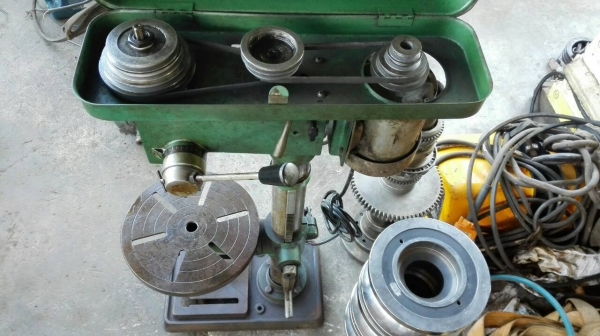 ====== Sold Out!! ====== สว่านแท่น REXON Made in Taiwan 16 mm. มอเตอร์ Mitsubishi 1/2 HP. 380V. สภาพสวย สด แน่น พร้อมใช้งาน!!