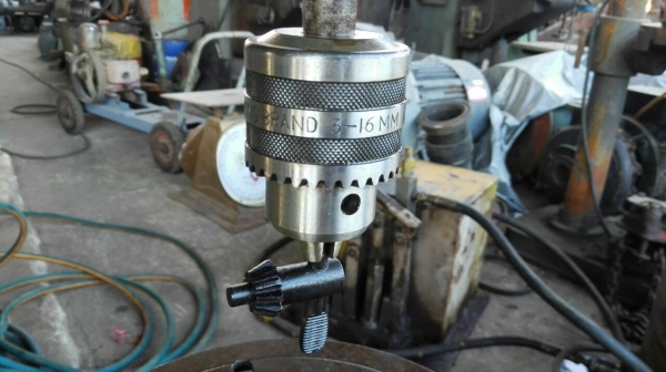 ====== Sold Out!! ====== สว่านแท่น REXON Made in Taiwan 16 mm. มอเตอร์ Mitsubishi 1/2 HP. 380V. สภาพสวย สด แน่น พร้อมใช้งาน!!