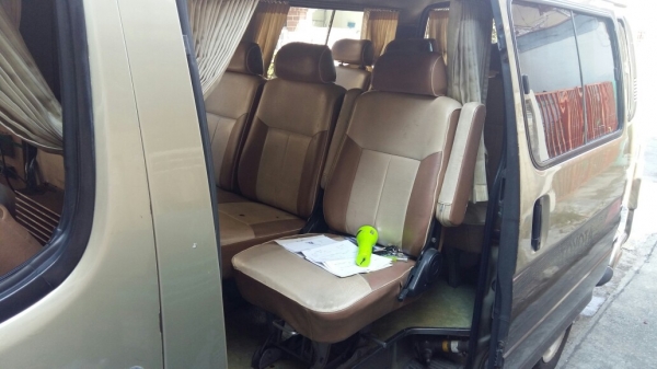 ฝากขายรถตู้หัวจรวด ปี95 สีทูโทน เครื่องดีเซล2500 พวงมาลัยพาวเวอร์ ช่วงล่างแน่นๆทำมาใหม่ เครื่องดีมากน้ำไม่ดัน เฟืองท้ายไม่หอน