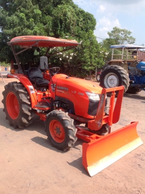 แทรกเตอร์คูโบต้า 3608 สภาพดีมากพร้อมใช้งานมีผานดันหน้าและโรตารี่