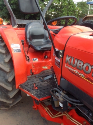 แทรกเตอร์คูโบต้า 4708 สภาพดีมากเลยมีผานดันหน้าและโรตารี่