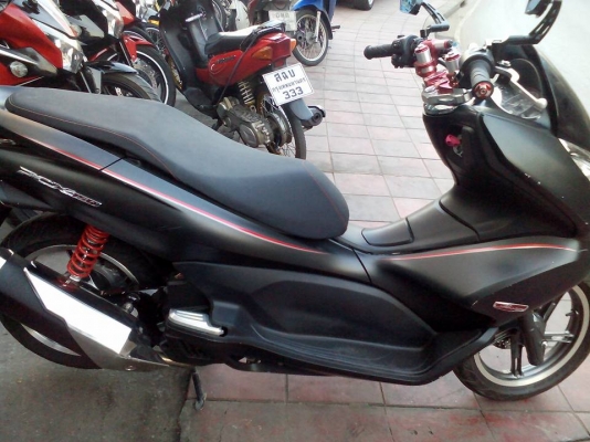 ขาย HONDA PCX 150 ปี 57 สีดำด้าน เครื่องดีเดิมๆ สภาพภายนอกมีรอยหลายจุด ไม่ได้ล้ม เล่มพร้อมชุดโอน