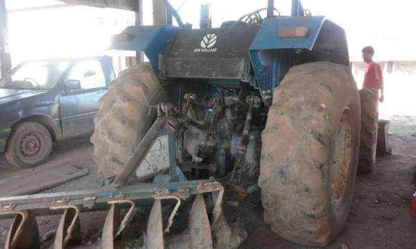 ขายรถไถ TS 90 NEWHOLLAND เอิมฟพร้อมใช้