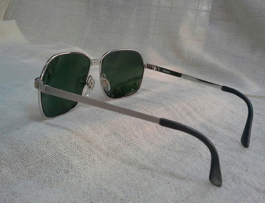 แว่นตาซุปเปอร์แบรนด์เนมชั่วนิรันดร์ Dunhill