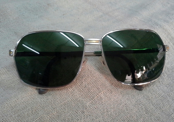 แว่นตาซุปเปอร์แบรนด์เนมชั่วนิรันดร์ Dunhill