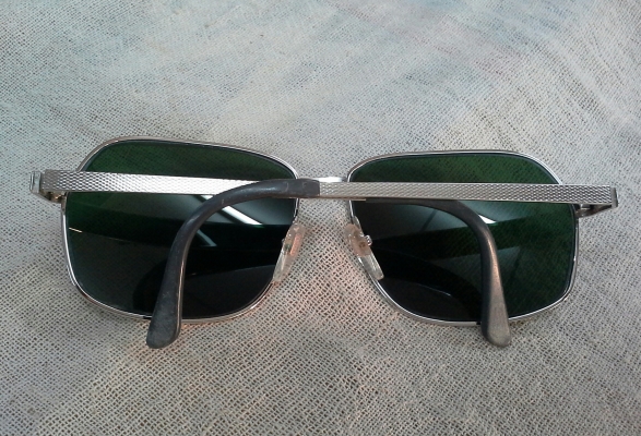 แว่นตาซุปเปอร์แบรนด์เนมชั่วนิรันดร์ Dunhill