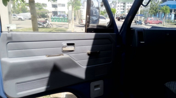 หกล้อ อีซูซุ NPR115 เกียร์สั่น สั่งลุย บรรทุกตู้เย็น ยาว4.50ม สภาพพร้อมใช้งาน ทะเบียนพร้อมโอน หกล้อ อีซูซุ NPR115 เกียร์สั่น สั่งลุย บรรทุกตู้เย็น ยาว4.50ม สภาพพร้อมใช้งาน ทะเบียนพร้อมโอน