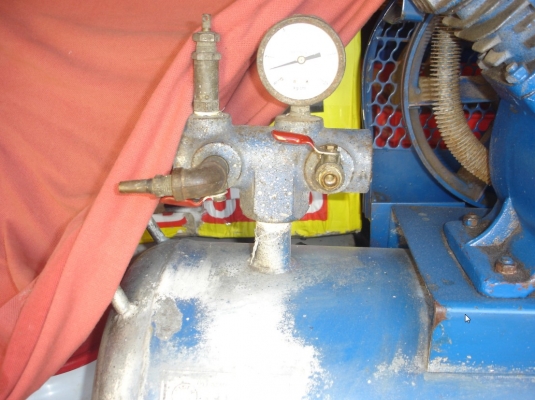 ขายปั้มลม tiger ถัง64ลิตร มอเตอร์ 1/2hp มิสซู