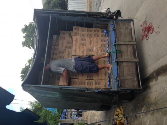 รถรับจ้างขนย้ายหอพัก ย้ายบ้านเช่า และขนส่งทั่วไป 0824894182 - 0871093704