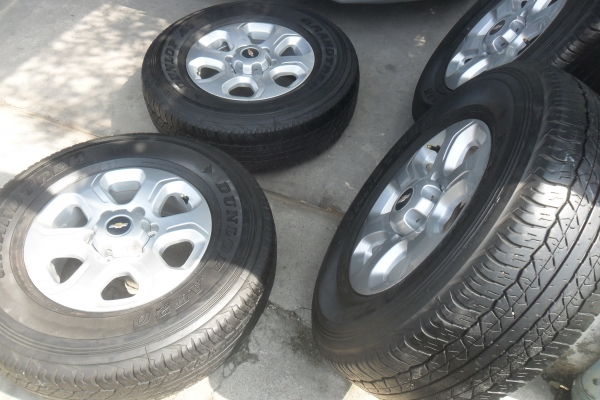 ล้อแม็ก16นิ้ว6รู เชฟ พร้อมยาง สวยๆ 4 ล้อ ราคา 6900 บาท