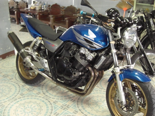 ขาย CB400  tec สวยๆๆ พร้อมโอนขนส่ง