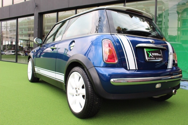 ตกแต่งเรียบร้อยพร้อมขายแล้วครับ ‼️รถเข้าใหม่สภาพสวยๆราคาพิเศษอีกแล้วครับ‼️ . ขาย Mini Cooper (ย้ำนะคับ Mini Cooper) ตัวรถปี 2004 จดปี 2011 รถสีน้ำเงินเดิมๆ ภายในเบาะหนังเย็บใหม่สีน้ำตาล ลายเบาะมินิตัวใหม่ สวยๆใหม่เอี่ยม ล้อ mini cooper s ขอบ 17 ลายกล้วย ส