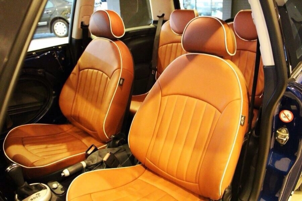 ตกแต่งเรียบร้อยพร้อมขายแล้วครับ ‼️รถเข้าใหม่สภาพสวยๆราคาพิเศษอีกแล้วครับ‼️ . ขาย Mini Cooper (ย้ำนะคับ Mini Cooper) ตัวรถปี 2004 จดปี 2011 รถสีน้ำเงินเดิมๆ ภายในเบาะหนังเย็บใหม่สีน้ำตาล ลายเบาะมินิตัวใหม่ สวยๆใหม่เอี่ยม ล้อ mini cooper s ขอบ 17 ลายกล้วย ส