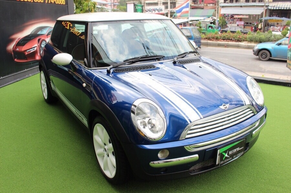 ตกแต่งเรียบร้อยพร้อมขายแล้วครับ ‼️รถเข้าใหม่สภาพสวยๆราคาพิเศษอีกแล้วครับ‼️ . ขาย Mini Cooper (ย้ำนะคับ Mini Cooper) ตัวรถปี 2004 จดปี 2011 รถสีน้ำเงินเดิมๆ ภายในเบาะหนังเย็บใหม่สีน้ำตาล ลายเบาะมินิตัวใหม่ สวยๆใหม่เอี่ยม ล้อ mini cooper s ขอบ 17 ลายกล้วย ส