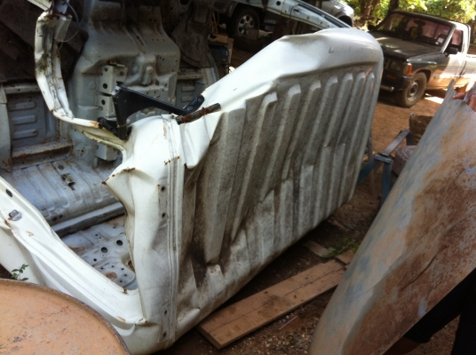 ขายหัว HINO MeGa เป็นอะไหล่หรือเอาไปซ้อมได้ อุปกรณ์ครบ ขาดกระจกหน้า 086-7383532 097-3062144