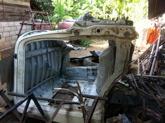 ขายหัว HINO MeGa เป็นอะไหล่หรือเอาไปซ้อมได้ อุปกรณ์ครบ ขาดกระจกหน้า 086-7383532 097-3062144