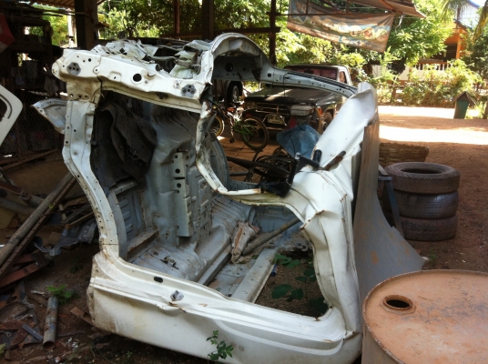 ขายหัว HINO MeGa เป็นอะไหล่หรือเอาไปซ้อมได้ อุปกรณ์ครบ ขาดกระจกหน้า 086-7383532 097-3062144