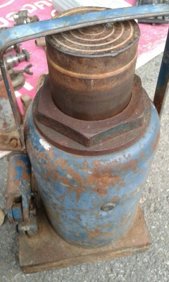 แม่แรง  50  ตันตัวใหญ่ ญี่ปุ่น