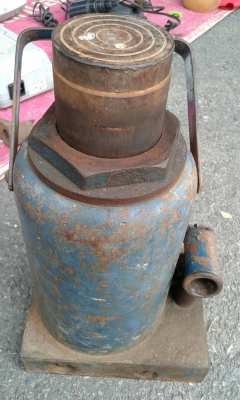 แม่แรง  50  ตันตัวใหญ่ ญี่ปุ่น