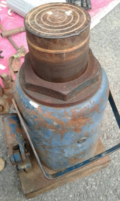 แม่แรง  50  ตันตัวใหญ่ ญี่ปุ่น