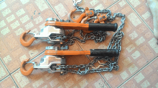 ขายด่วนรอกมือโยก(รอกกำมะลอ) VITAL 0.5 TON NR2-05 Made in japan.