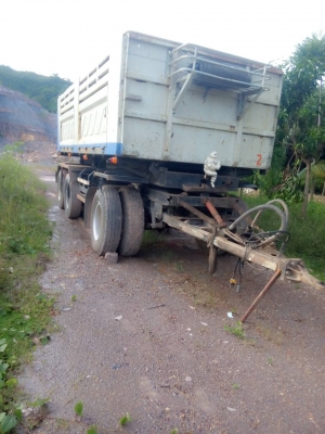 ขายหางพ่วงดัมพ์สามมิตร 3 เพลายัดยังไม่ลงเล่ม ปี 2543 ราคา 350000