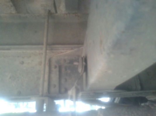 รถบรรทุก 6 ล้อ พื้นเรียบ  MITSUBISHI CANTER 115 แรงม้า  ปีจดทะเบียน 2547