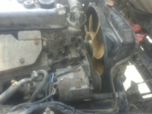 รถบรรทุก 6 ล้อ พื้นเรียบ  MITSUBISHI CANTER 115 แรงม้า  ปีจดทะเบียน 2547