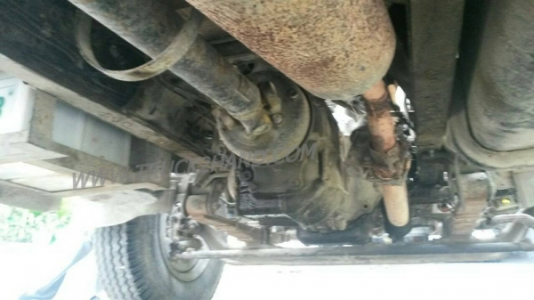 รถบรรทุก 6 ล้อ พื้นเรียบ  MITSUBISHI CANTER 115 แรงม้า  ปีจดทะเบียน 2547