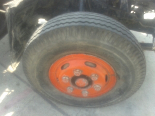 รถบรรทุก 6 ล้อ พื้นเรียบ  MITSUBISHI CANTER 115 แรงม้า  ปีจดทะเบียน 2547