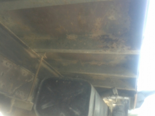 รถบรรทุก 6 ล้อ พื้นเรียบ  MITSUBISHI CANTER 115 แรงม้า  ปีจดทะเบียน 2547