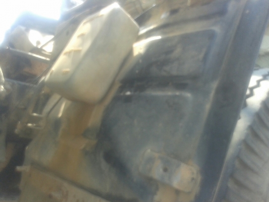 รถบรรทุก 6 ล้อ พื้นเรียบ  MITSUBISHI CANTER 115 แรงม้า  ปีจดทะเบียน 2547