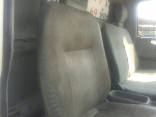 รถบรรทุก 6 ล้อ พื้นเรียบ  MITSUBISHI CANTER 115 แรงม้า  ปีจดทะเบียน 2547