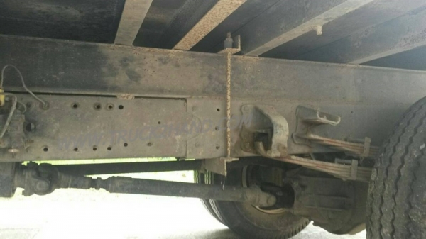 รถบรรทุก 6 ล้อ พื้นเรียบ  MITSUBISHI CANTER 115 แรงม้า  ปีจดทะเบียน 2547