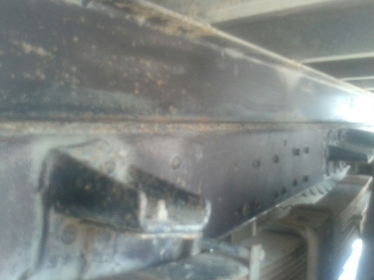 รถบรรทุก 6 ล้อ พื้นเรียบ  MITSUBISHI CANTER 115 แรงม้า  ปีจดทะเบียน 2547