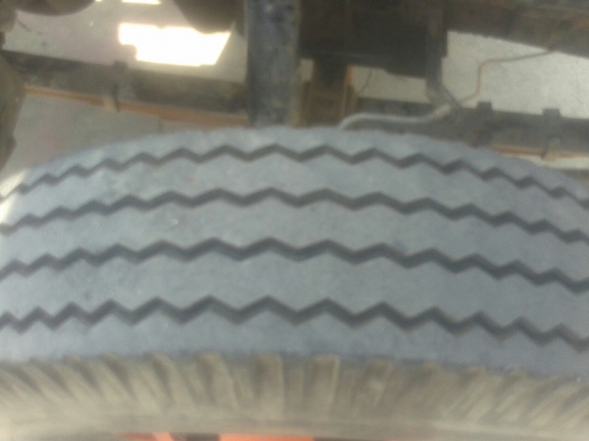 รถบรรทุก 6 ล้อ พื้นเรียบ  MITSUBISHI CANTER 115 แรงม้า  ปีจดทะเบียน 2547