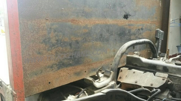 รถบรรทุก 6 ล้อ พื้นเรียบ  MITSUBISHI CANTER 115 แรงม้า  ปีจดทะเบียน 2547